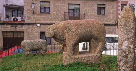 Resultado de imagen de verracos castillo de bayuela