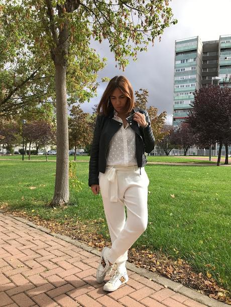 WHITE ON FALL.- WHITE ON FALL.-