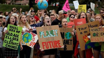 Los jóvenes gritan a los líderes del mundo qué tienen que hacer para salvar el planeta