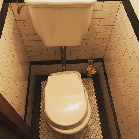 VATER BOOKS NO ES DE EVELYN WAUGH NI TAMPOCO UN PECADO