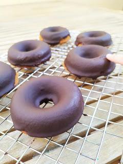 Donuts de Vainilla Con Cobertura de Chocolate - Sin Lácteos