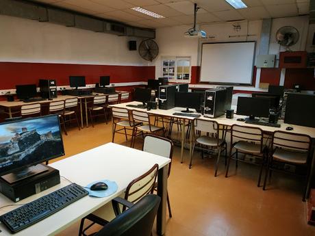 ¿Dónde podemos trabajar los Profesores de Informática? ¿Dónde podemos trabajar los Profesores de Informática?