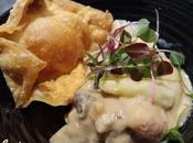 Wonton frito rape serrana sobre salsa espárragos champiñones langostinos.