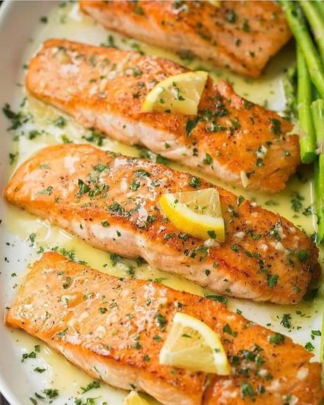Receta de Salmón en Salsa de Ajo y Limón Receta de Salmón en Salsa de Ajo y Limón