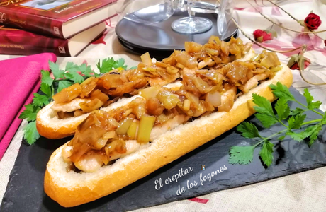 BAGUETTE RELLENA DE PAVO, SETAS AL AJILLO Y PUERRO CARAMELIZADO