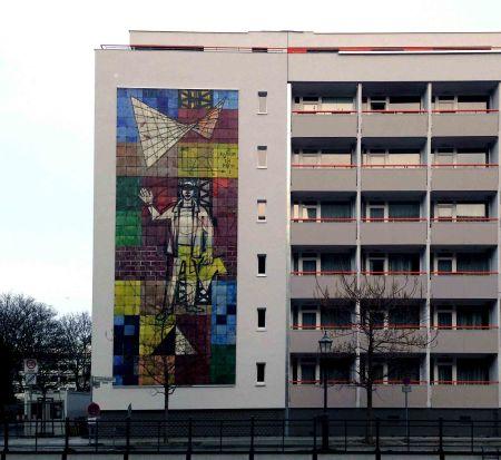 Los murales matemáticos de Womacka en Berlín Los murales matemáticos de Womacka en Berlín