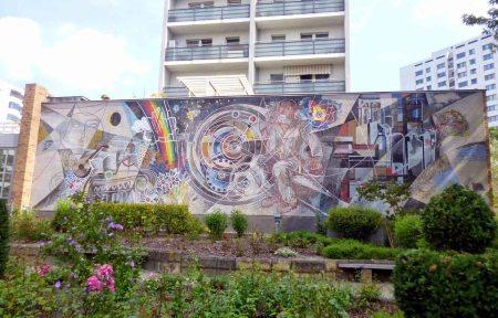 Los murales matemáticos de Womacka en Berlín Los murales matemáticos de Womacka en Berlín