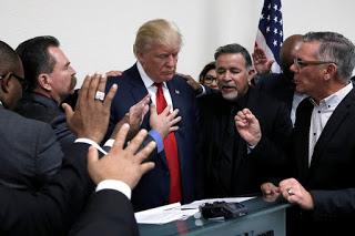 Donald Trump abandonar a los kurdos podría costar el apoyo de los cristianos evangélicos