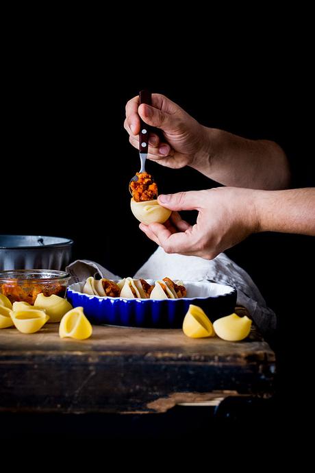 CARACOLAS RELLENAS DE BOLOÑESA VEGETARIANA Y CALABAZA