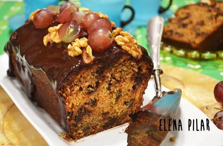 Bizcocho de calabacín con nueces y chocolate