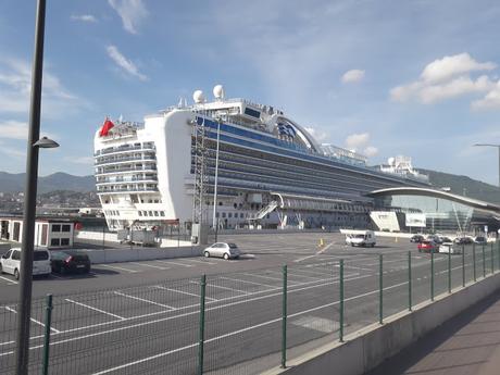 El impresionante Crucero  Transatlántico Crown Princess llegó de nuevo a Getxo