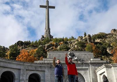 Franco, exhumado del Valle de los Caídos, y se levanta Más País.