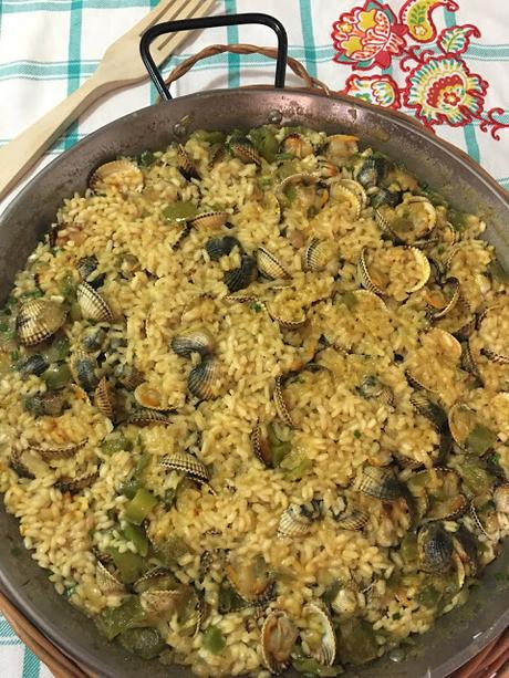 Arroz Con Berberechos En Paella