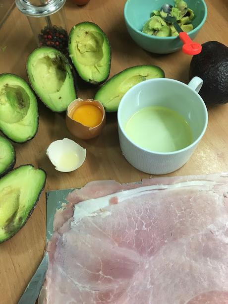 Aguacates Rellenos Con Huevo Al Horno Aguacates Rellenos Con Huevo Al Horno