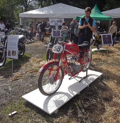 Domingo con sol y mucha gente Domingo con sol y mucha gente