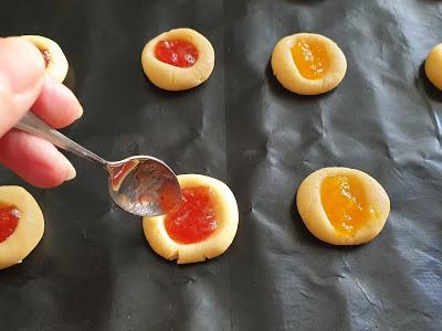 GALLETAS HUELLA CON MERMELADA : THUMBPRINT COOKIES