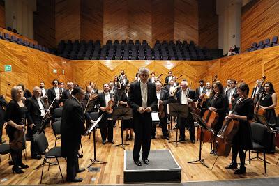 DELEITA GUSTAVO RIVERO WEBER A PÚBLICO MEXIQUENSE AL DIRIGIR LA OSEM