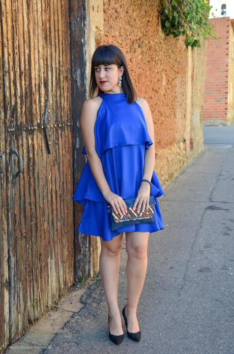 Vestido halter con volantes