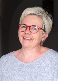 “321 curiosidades que todo el mundo debería conocer”, de Mathilda Masters (ilustraciones de Louize Perdieus)