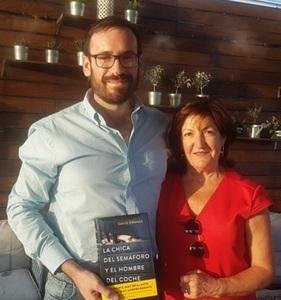 “La Chica del Semáforo y el Hombre del Coche”, de David Orange