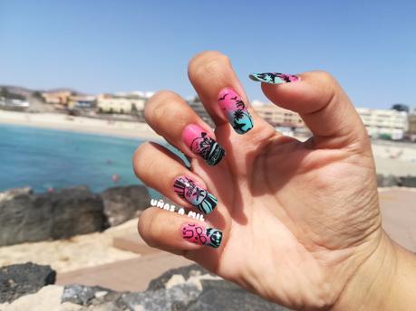 Diseño de uñas para el verano y festival