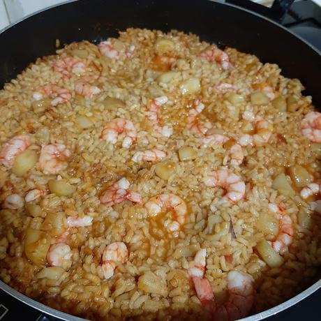 ARROZ CON SEPIA Y GAMBAS ARROZ CON SEPIA Y GAMBAS