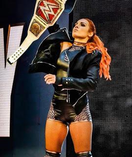 Becky Lynch enojada  despues que Nikki Bella  dijo podría vencerla