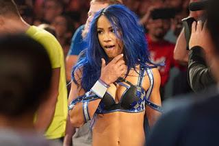 Sasha Banks salió lesionada de Hell In a Cell Sasha Banks salió lesionada de Hell In a Cell