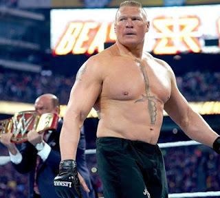 Vídeo Caín Velásquez llega a SmackDown fox y Brock Lesnar  asustado