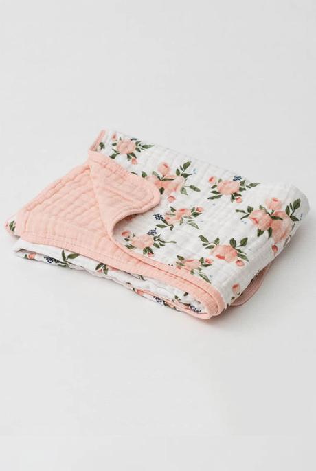 ¿Porqué preparar un espacio de juego adecuado para nuestro bebé? Manta muselina algodón Watercolor-rose 120×120