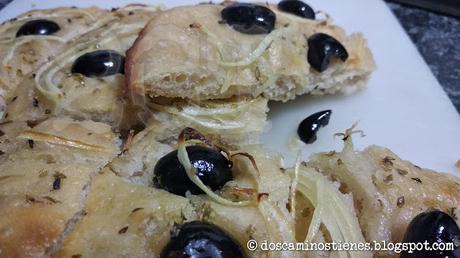 (Pan Casero) Mi primera Focaccia, con aceitunas negras y cebolla (Sin MM) (Nº 23) (Pan Casero) Mi primera Focaccia, con aceitunas negras y cebolla (Sin MM) (Nº 23)