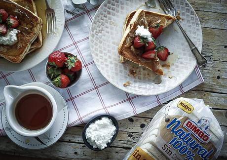 Sandwich dulce de pera caramelizada y queso ricotta