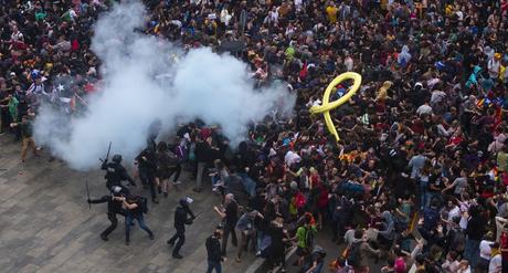 Violentas manifestaciones en varias ciudades catalanas tras la sentencia a los líderes del “procés”