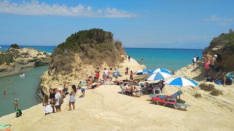 Dia 2, Canal d’Amour y playa Agios Stefanos