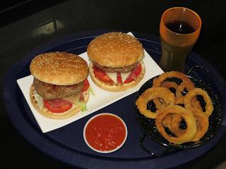 HAMBURGUESA ESPAÑOLA CON AROS BRAVOS