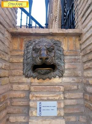 Edificio de Correos en Huesca: #MM