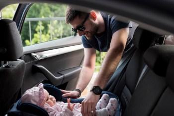 Asientos para niños en coche: ¿cuál debo usar?