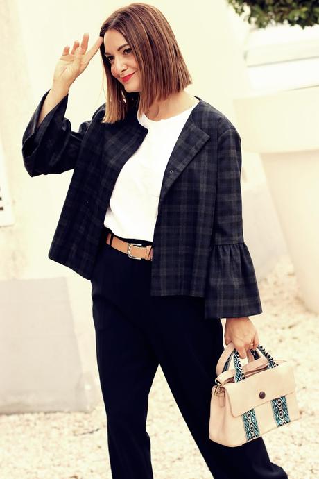 Look formal con deportivas