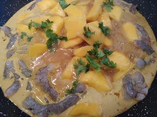 MANGO Y LANGOSTINOS AL CURRY CON ARROZ JAZMIN