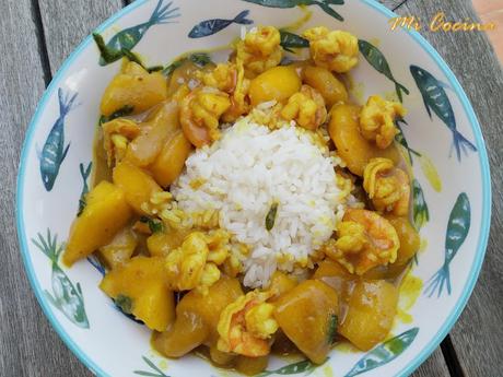 MANGO Y LANGOSTINOS AL CURRY CON ARROZ JAZMIN