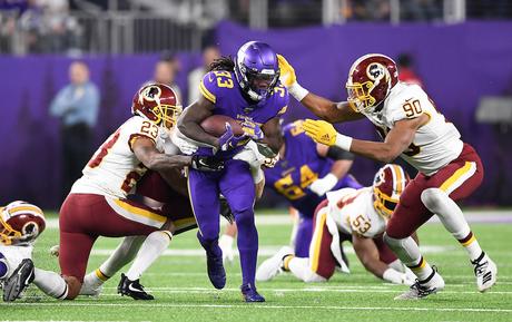 Los Vikings batallaron pero persiguen de cerca la NFC North Los Vikings batallaron pero persiguen de cerca la NFC North