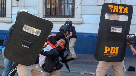 Todos Somos Chile (El Silencio No Es Nuestro Idioma)