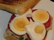 Sándwich atún, huevo tomate
