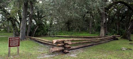 Reconstrucción del parapero improvisado por el ejército durante el ataque. Situado en el punto original