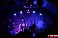 The Clods Band en El Perro de parte de atrás del coche