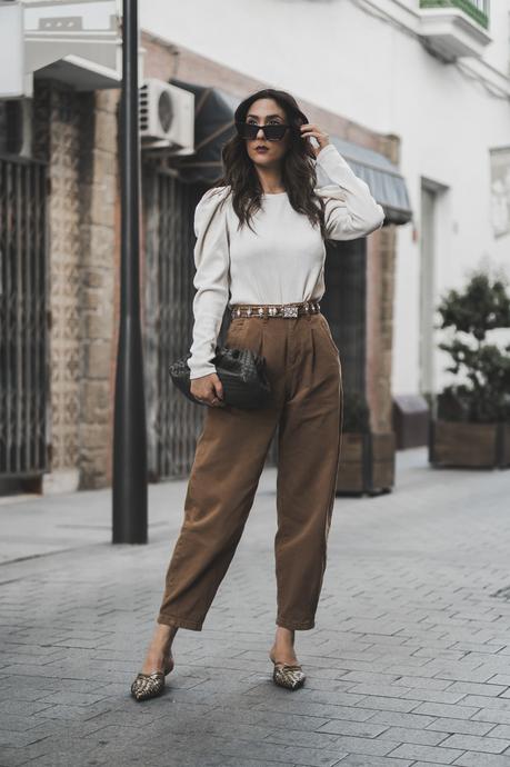 THE POUCH - BOTTEGA VENETA BAG SLOUCHY JEANS
