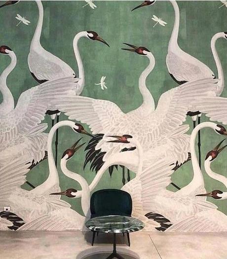 Última obsesión: el papel pintado de garzas de Gucci 2019 interior design trends, wallpaper interior decor #wallpaper #DecoraciondeInteriores