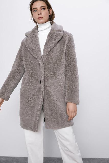 AUTUMN TRENDS; TEDDY COAT.-