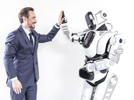 El siglo XXI nos enfrenta a los desafíos de un cambio de era El siglo XXI nos enfrenta a los desafíos de un cambio de era