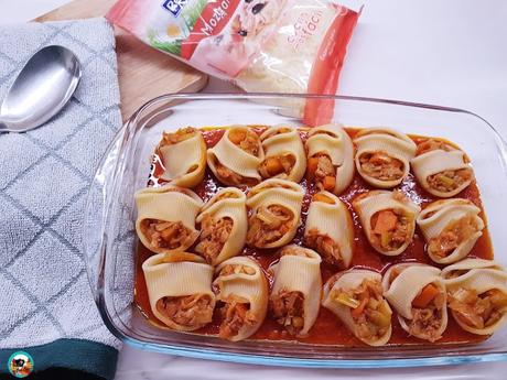 Caracolas rellenas de boloñesa de atún